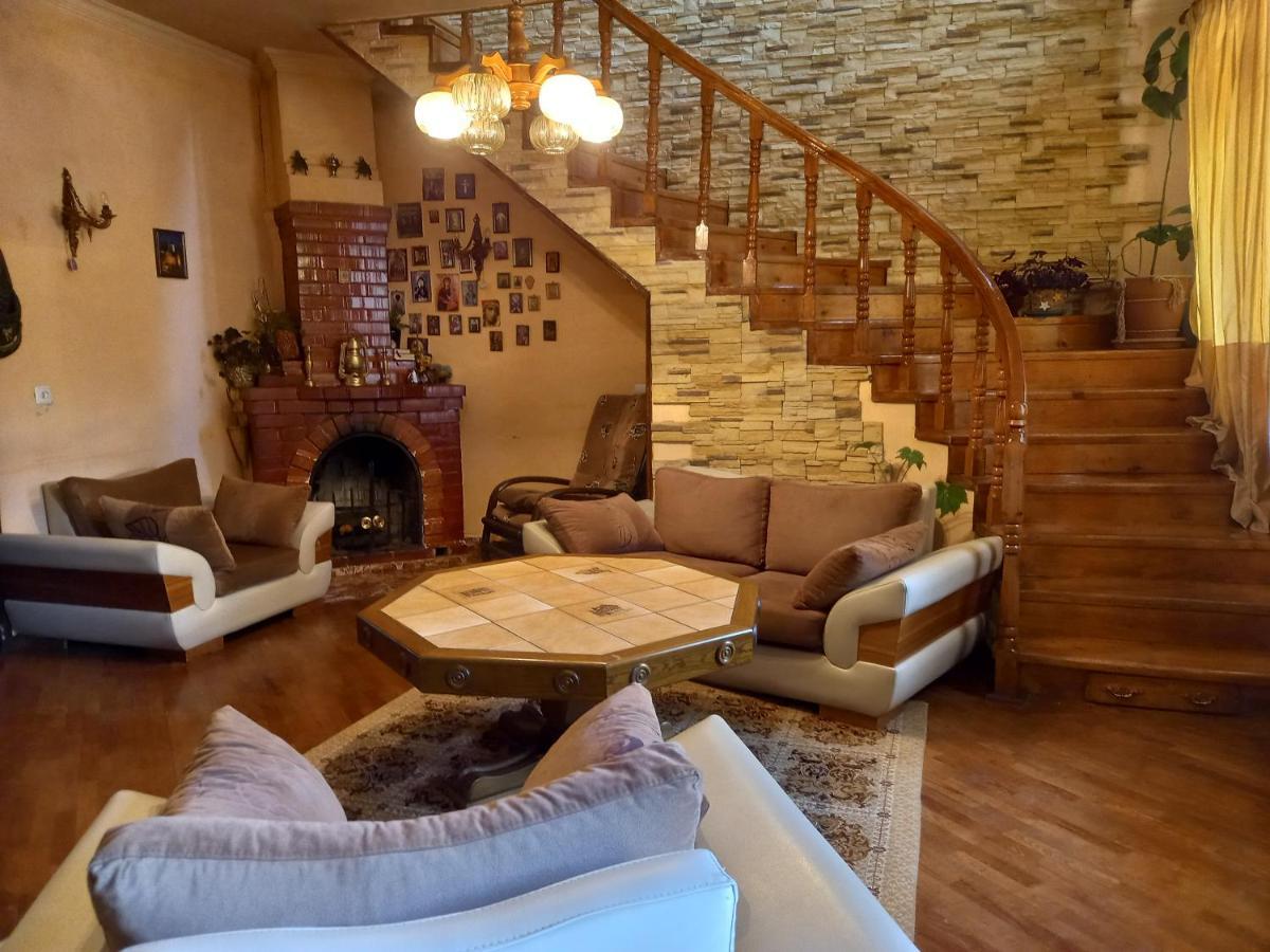 דירות אחלציחה Old House מראה חיצוני תמונה